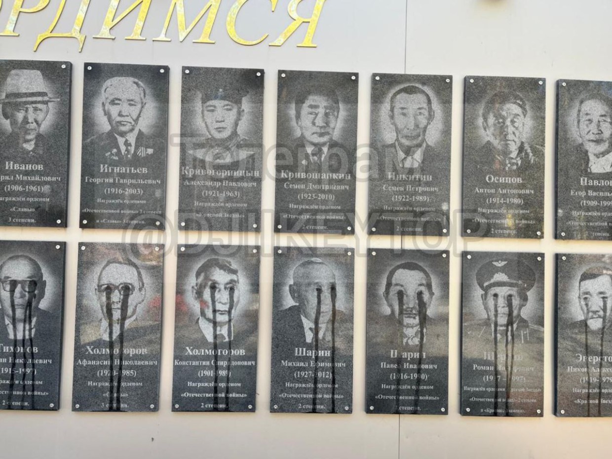 Полицией установлен школьник, повредивший памятник ветеранам в Мегино-Кангаласском районе