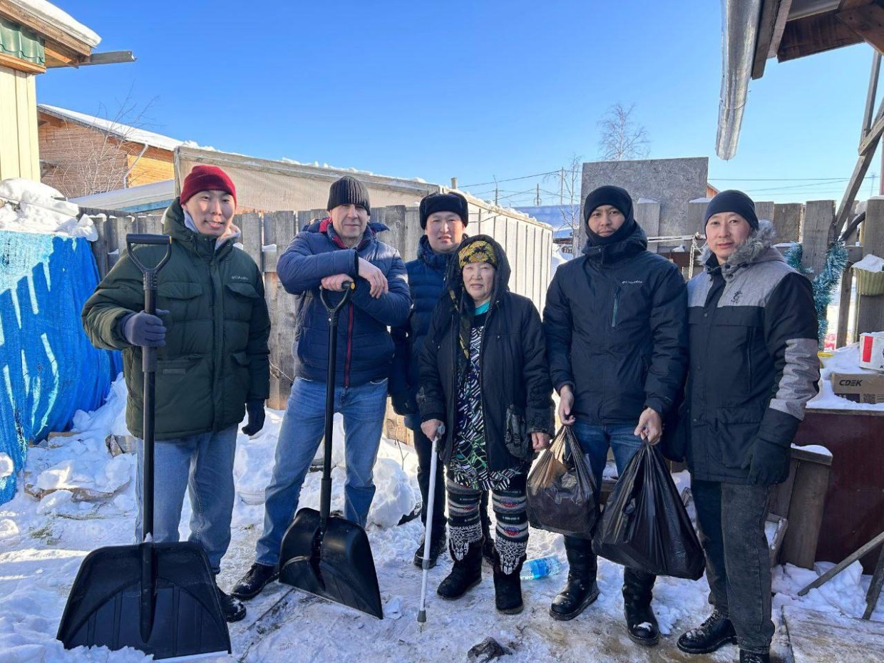 Благодарим  за оказанную помощь  в расчистке территории от снега!