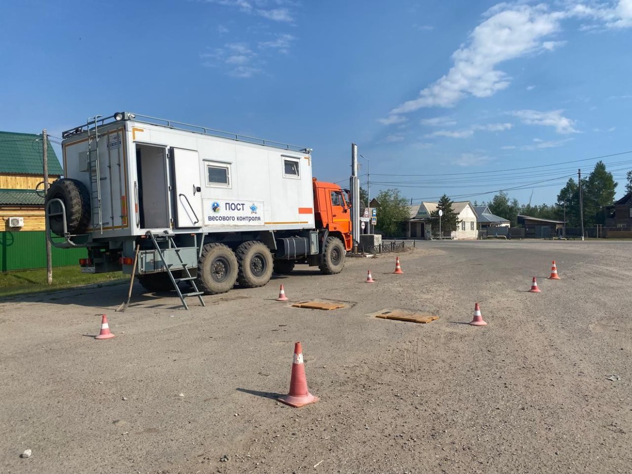 На дорогах Якутии введут временное ограничение для проезда грузовых автомобилей