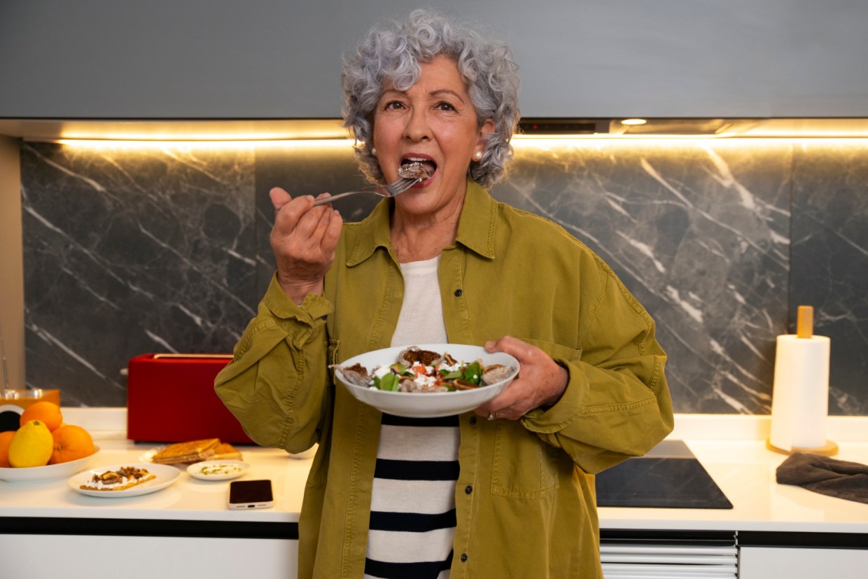 Эти пищевые привычки надо искоренить — особенно в преклонном возрасте: организм вас поблагодарит