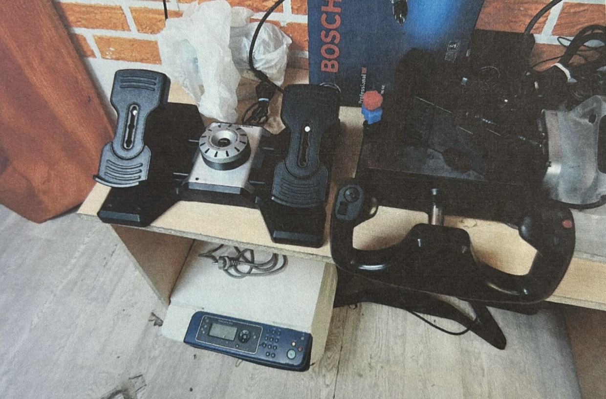 В Якутске трое студентов похитили авиасимуляторы из авиационного училища