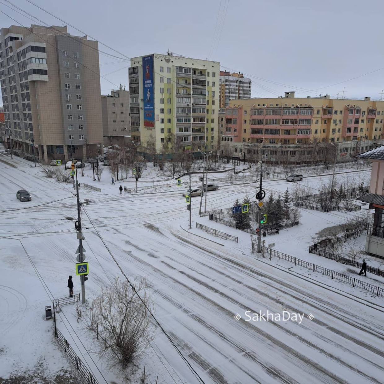 «Все выходим на уборку снега и работаем до талого!». В мэрии объявили борьбу выпавшему снегу