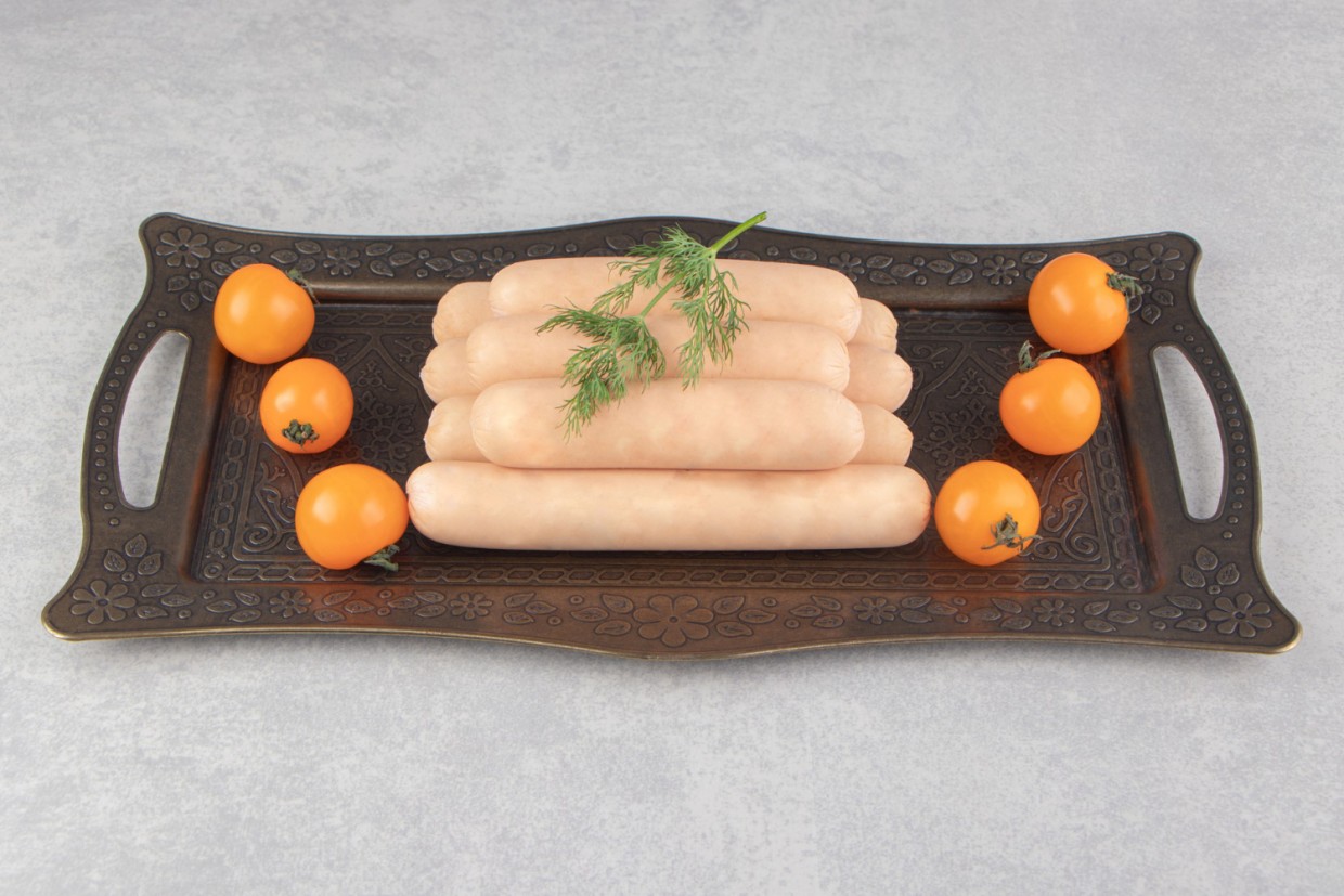 Вам не понадобится ни ветчинница, ни другие специальные приспособления: рецепт вкусной домашней колбасы — семья будет в восторге