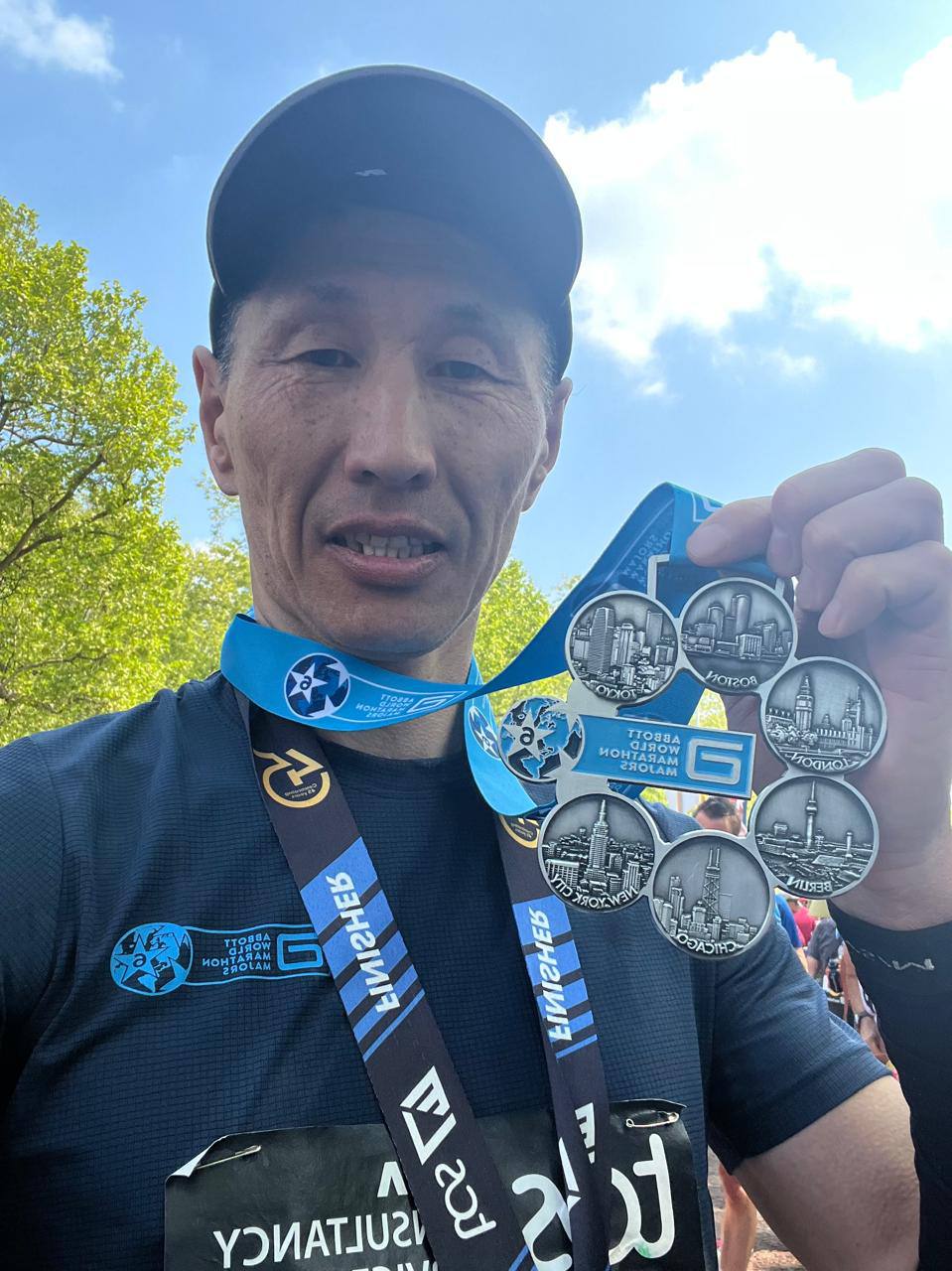 Якутянин Пётр Захаров  принял участие в шести самых крупных  престижных марафонах