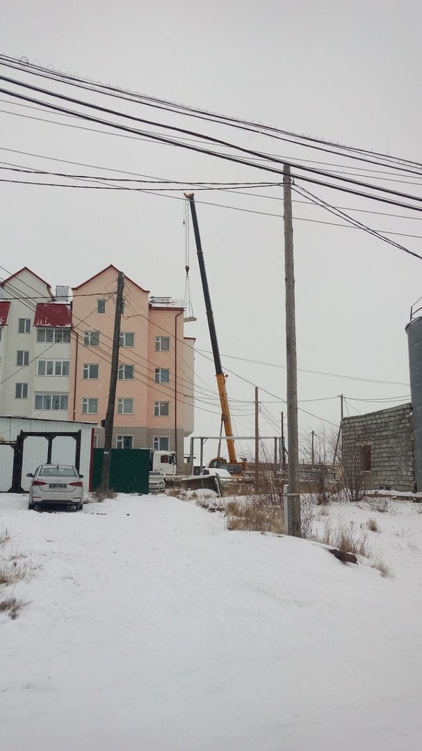 Дом отдельно, чердак отдельно. В Покровске жильцы дома считают, что у них украли чердак