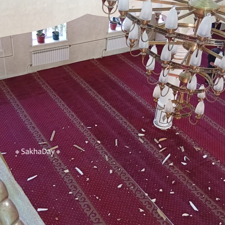 В Якутске мужчина разгромил мечеть