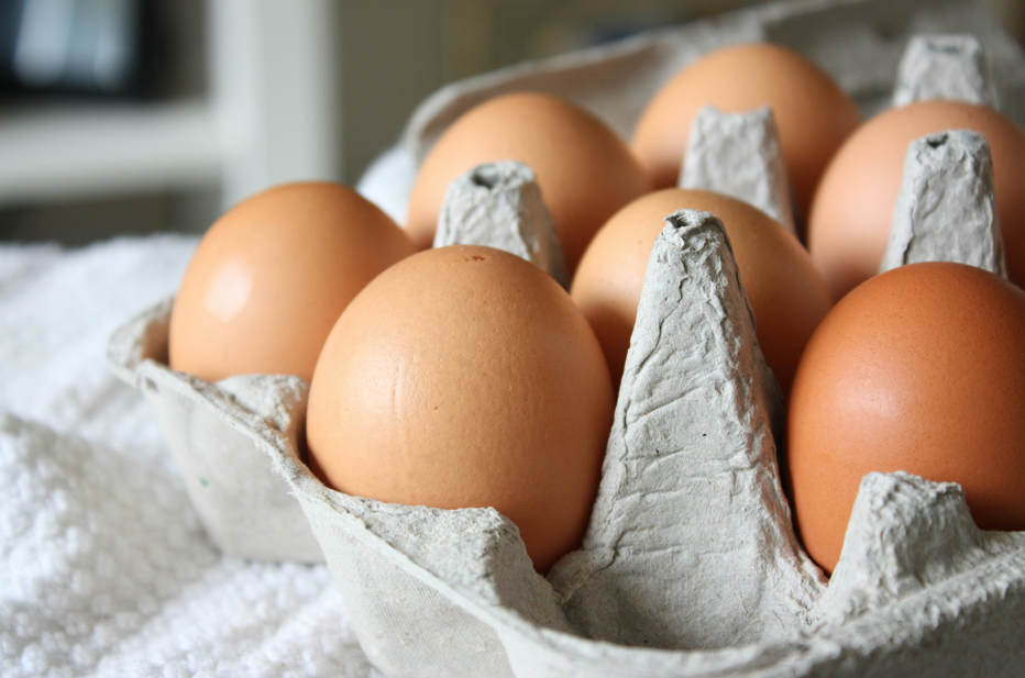 Не кладите яйца в холодильник: продавец на рынке объяснил — храним правильно