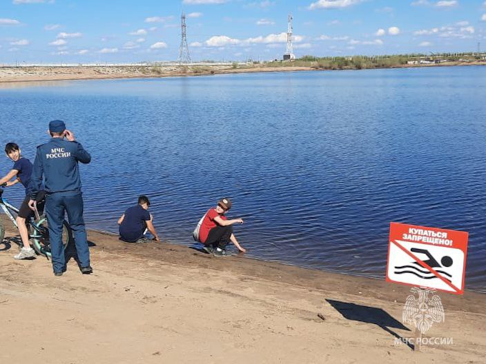 В Якутск пришла жара: горожане потянулись к воде, МЧС напоминает о безопасности