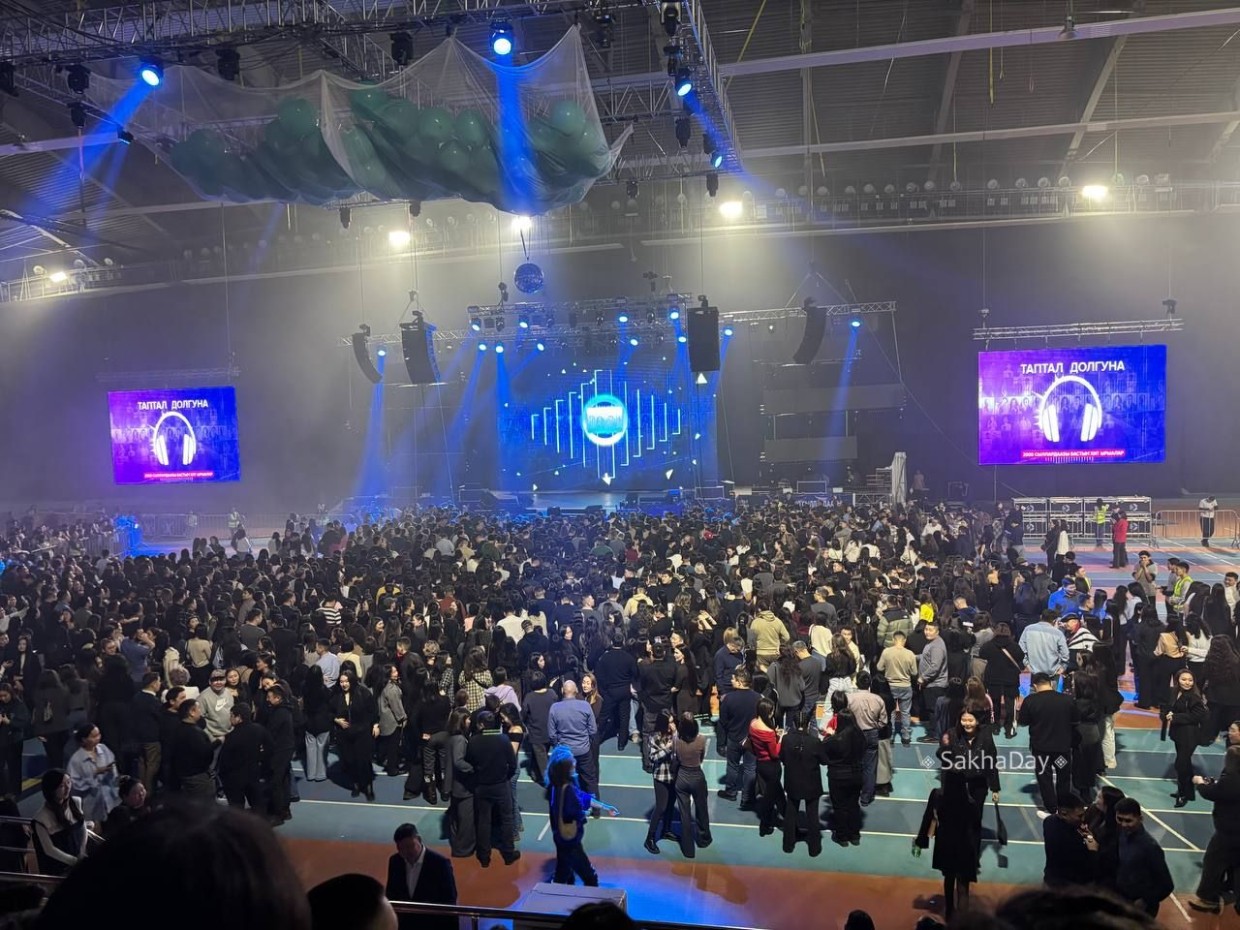 «Я не могла дышать и держать голову». Якутянка, на которую упал диско-шар на концерте в "Триумфе", добивается справедливости