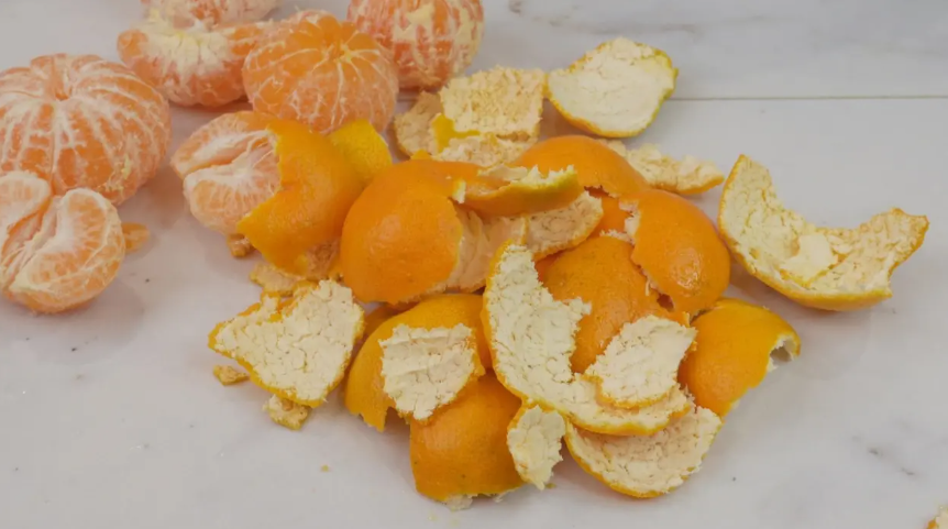 Рассказываем, почему не стоит выбрасывать корки от мандарина: уверены, что вы будет делать также — подборка советов