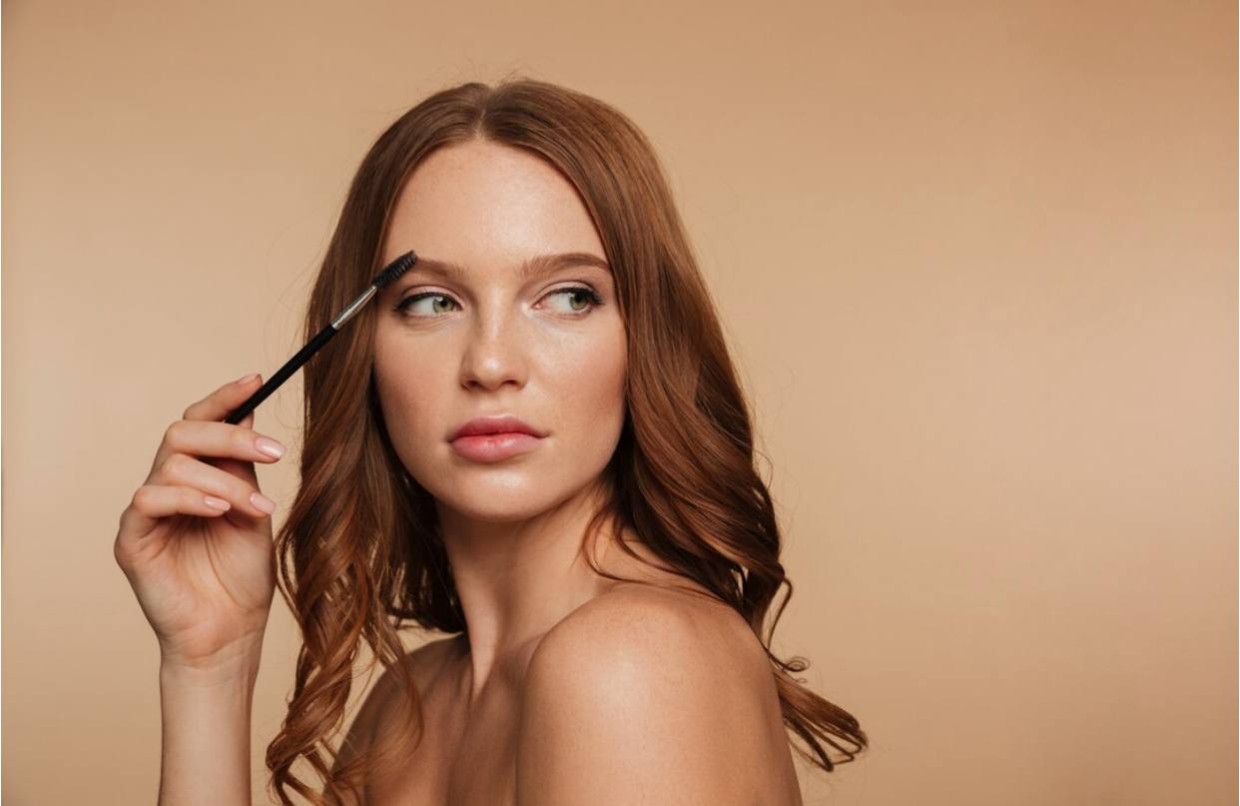 Если вы экономите на бровисте — рабочие советы, как сделать домашние окрашивание качественно: получится не хуже, чем в салоне