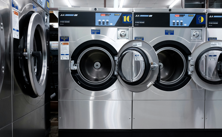 Добавьте это в стиральную машинку: любые пятна не проблема — рабочий способ