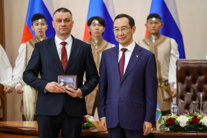 Сотрудник ЯТЭК Владислав Михайлов получил звание «Почётный наставник Республики Саха (Якутия)»