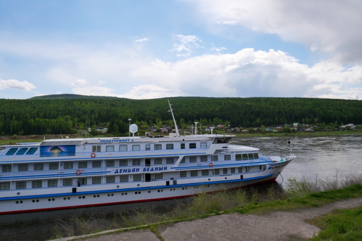 Из Усть-Кута в Якутске впервые за 7 лет отправился туристический теплоход