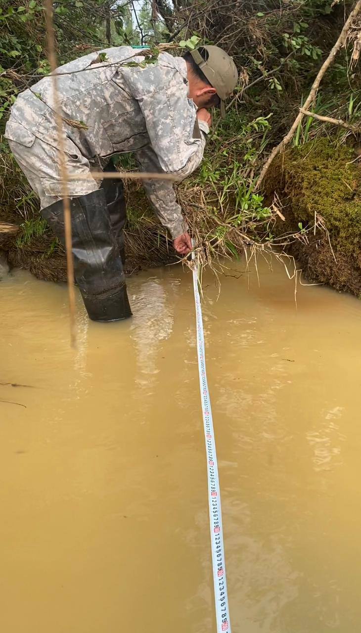 Прорыв дамбы в Алданском районе привел к загрязнению реки Турукан
