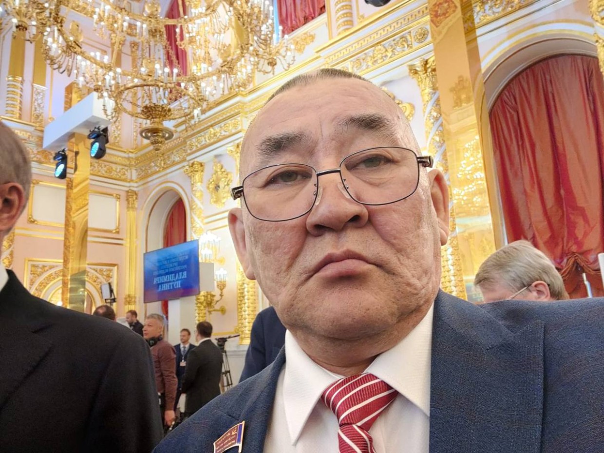 Депутат Госдумы Петр Аммосов негодует, что якутские артисты не выступают на федеральной сцене