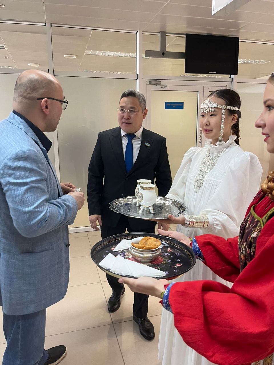 Посол Казахстана прибыл в Якутию на Дни культуры Астаны