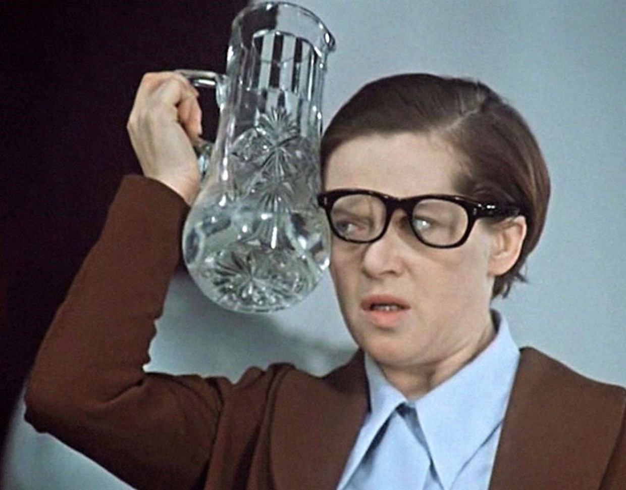 Хорошие сапоги, надо брать: оказывается, «Служебный роман» мог быть еще смешнее — не вошедшие сцены