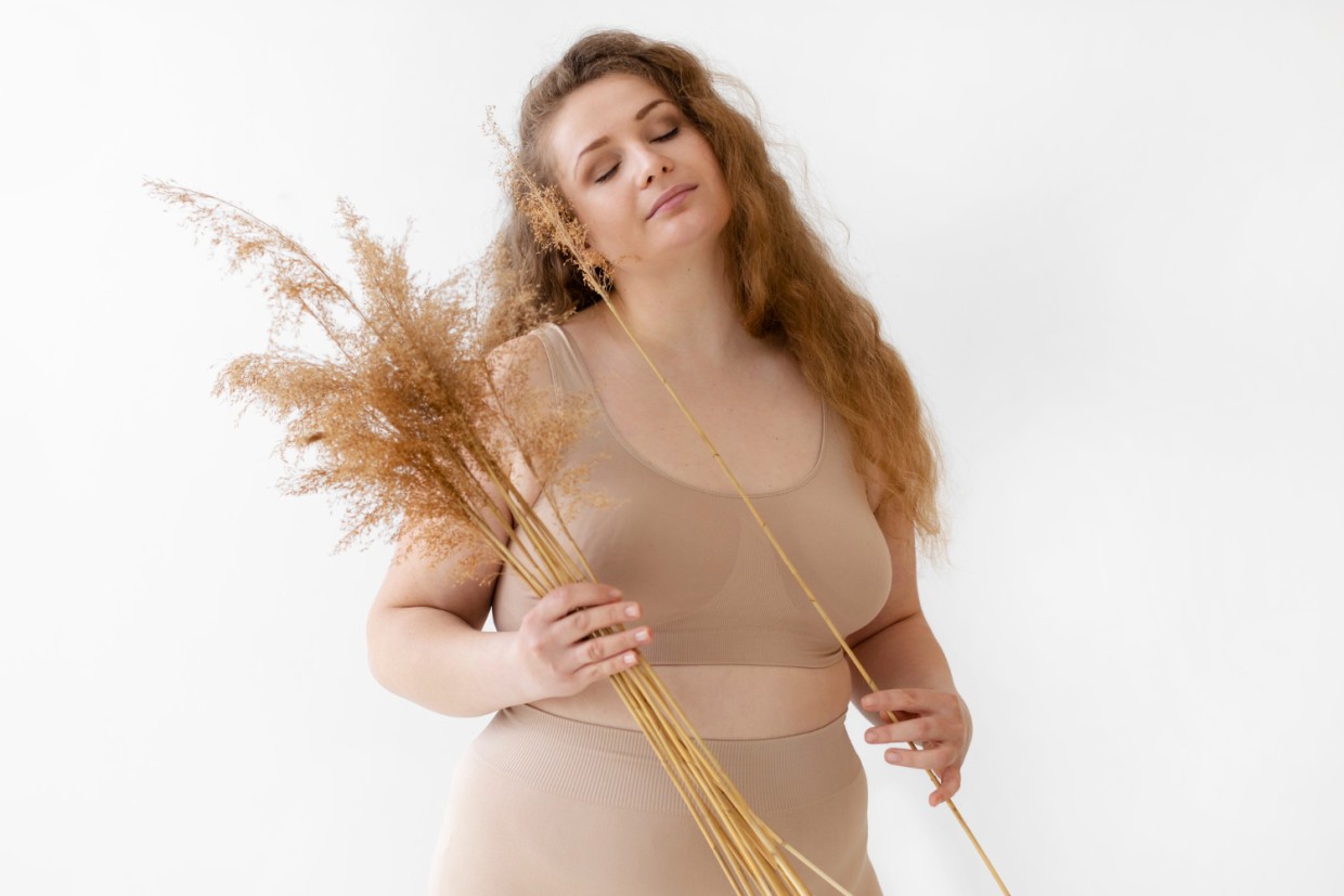 Нет талии — нет женственности: как бы не так — почему подиумы завоевали модели plus size