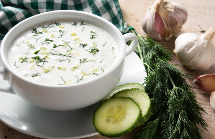 Лучший рецепт окрошки: кефир или квас — вкус вас удивит