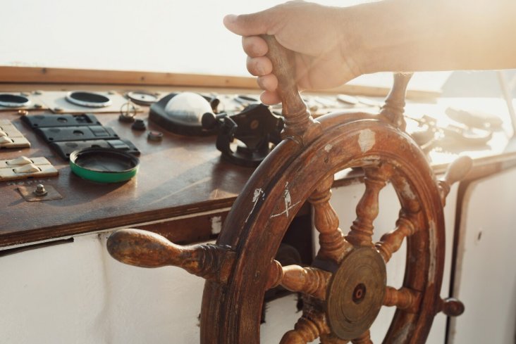 Как проходит вахта моряков: 4 месяца в море — северный морской путь