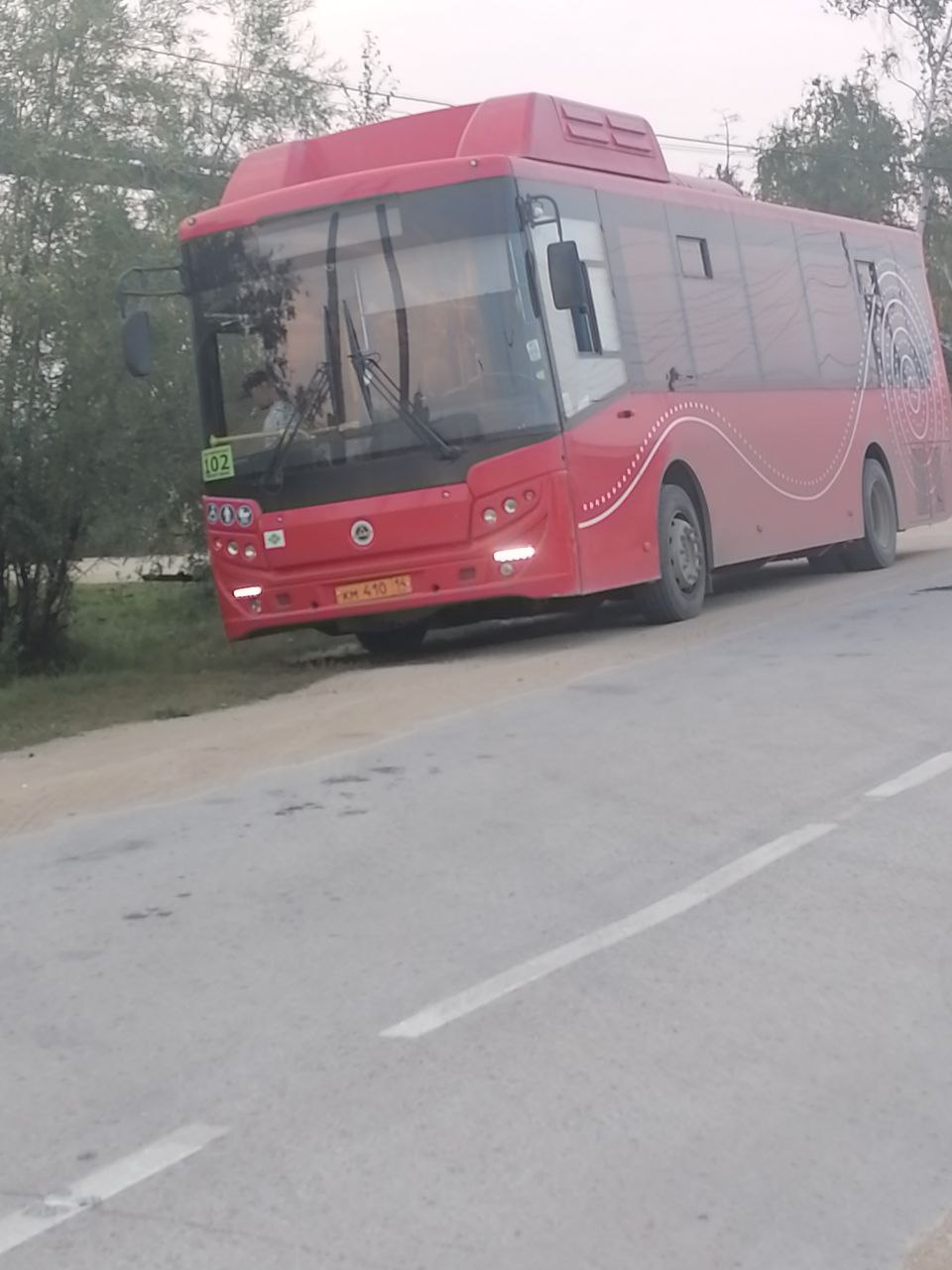 «Кто обещал, тот пусть и везёт». В Якутске в День защиты детей водитель выгнал школьниц из автобуса