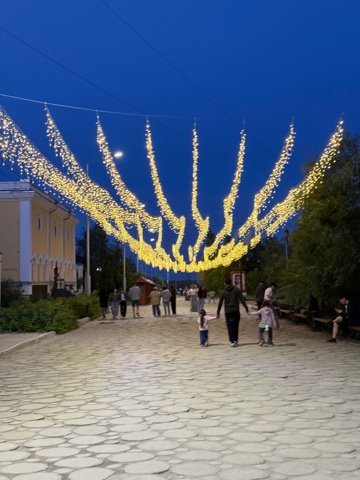 Жители центра Якутска просят ограничить время работы баров в Старом городе