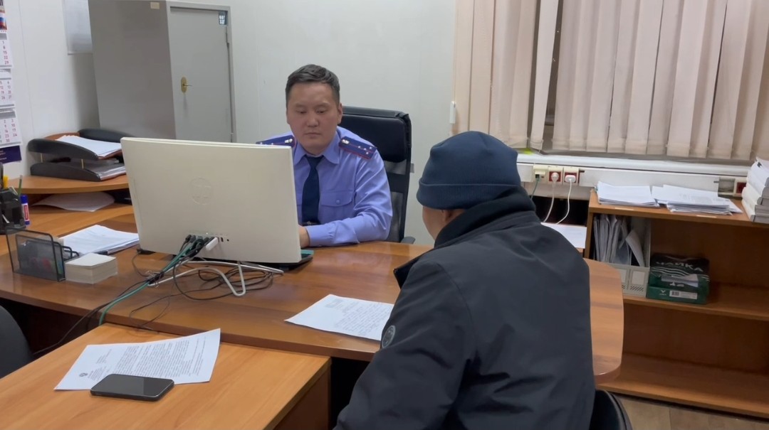 В Якутске родитель, напавший на учительницу, не понес наказания. Педагог сообщила, что ее пытаются уволить