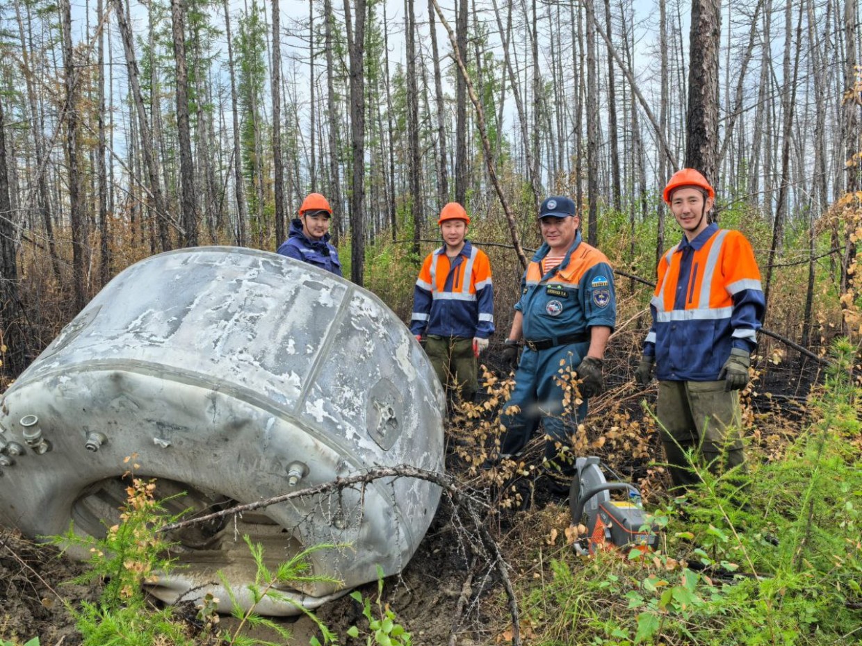 Бак из космоса упал посреди якутской тайги