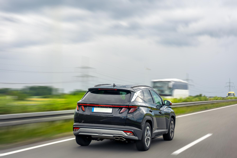 Левый поворот: кому уступать дорогу — проверьте свои знания ПДД