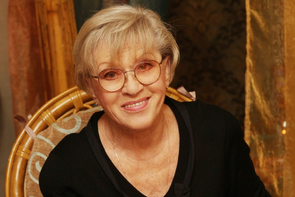 Не квартира, а музей: как Алиса Фрейндлих хранит память о прошлом в своем уютном доме