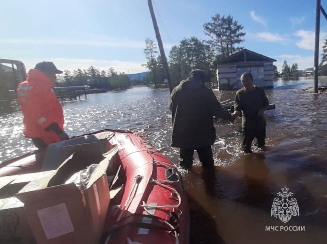 В Якутии снижается уровень воды в бассейне реки Индигирка