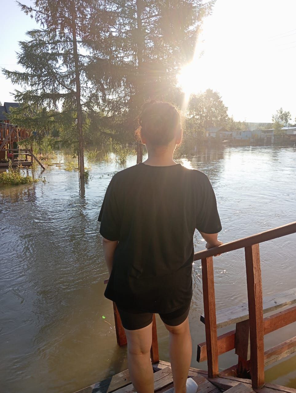 Уровень воды на реке Индигирка продолжает снижаться