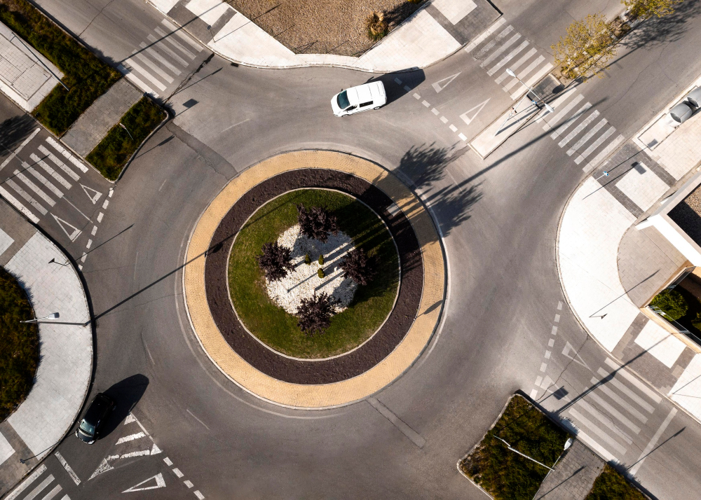 Разорвать круг: вопрос из экзамена ПДД — как правильно выехать водителю