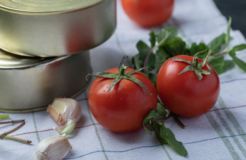 Такие помидоры едят даже дети-привереды — слегка острые и пряные: за уши не оттянешь