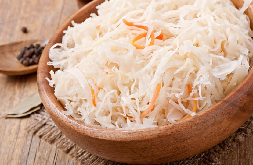 Передаем этот рецепт поколениями: любимая квашенная капуста — идеально в любой период