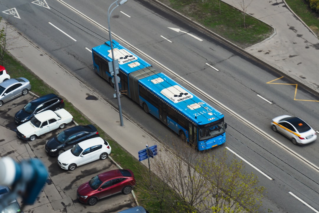 Неравнозначный перекресток — кому уступать: этот вопрос попадется на экзамене по вождению