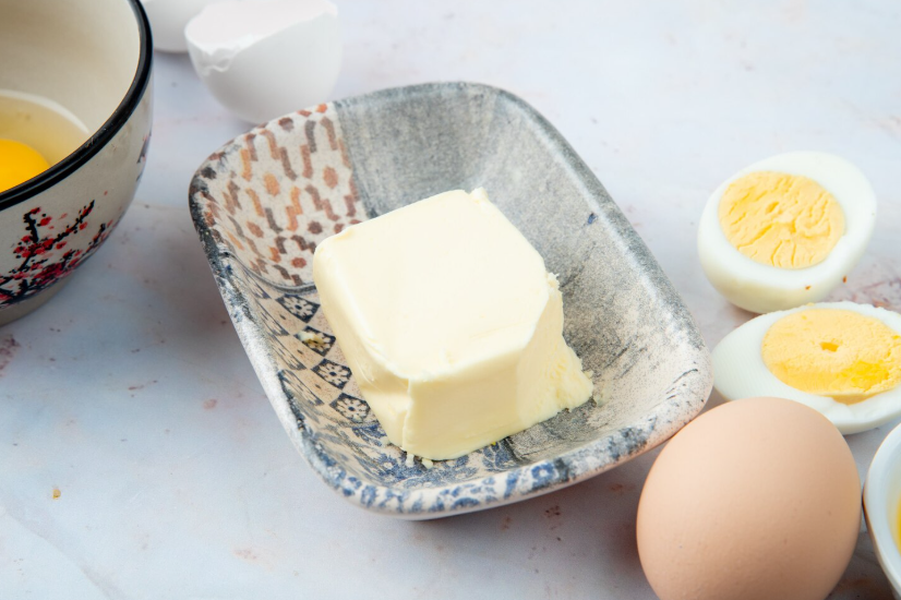 Сетевая масло-истерика: почему интернет захватило массовое помешательство на животных продуктах — поедают целыми брикетами без преувеличений