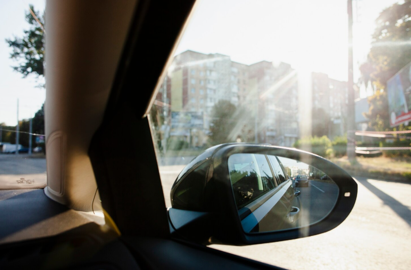 Лишь 5% процентов знают: зачем зажимать кнопки стеклоподъемника в машине — секрет от автоэксперта