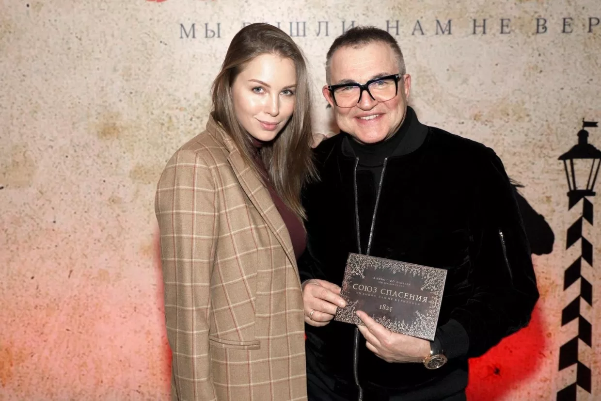 Глаза «мозолить» будут Дмитрию: любовник Дибровой подарил ей дом за 141 миллион по соседству с телеведущим —  Гордон раскрыла скандальные подробности