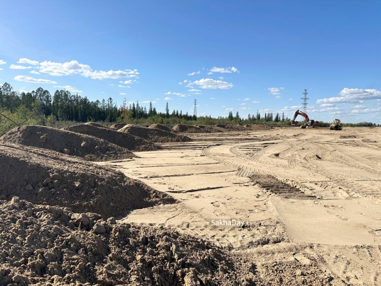 Первый коффердам Ленского моста пока не установлен — корреспондент побывал на месте