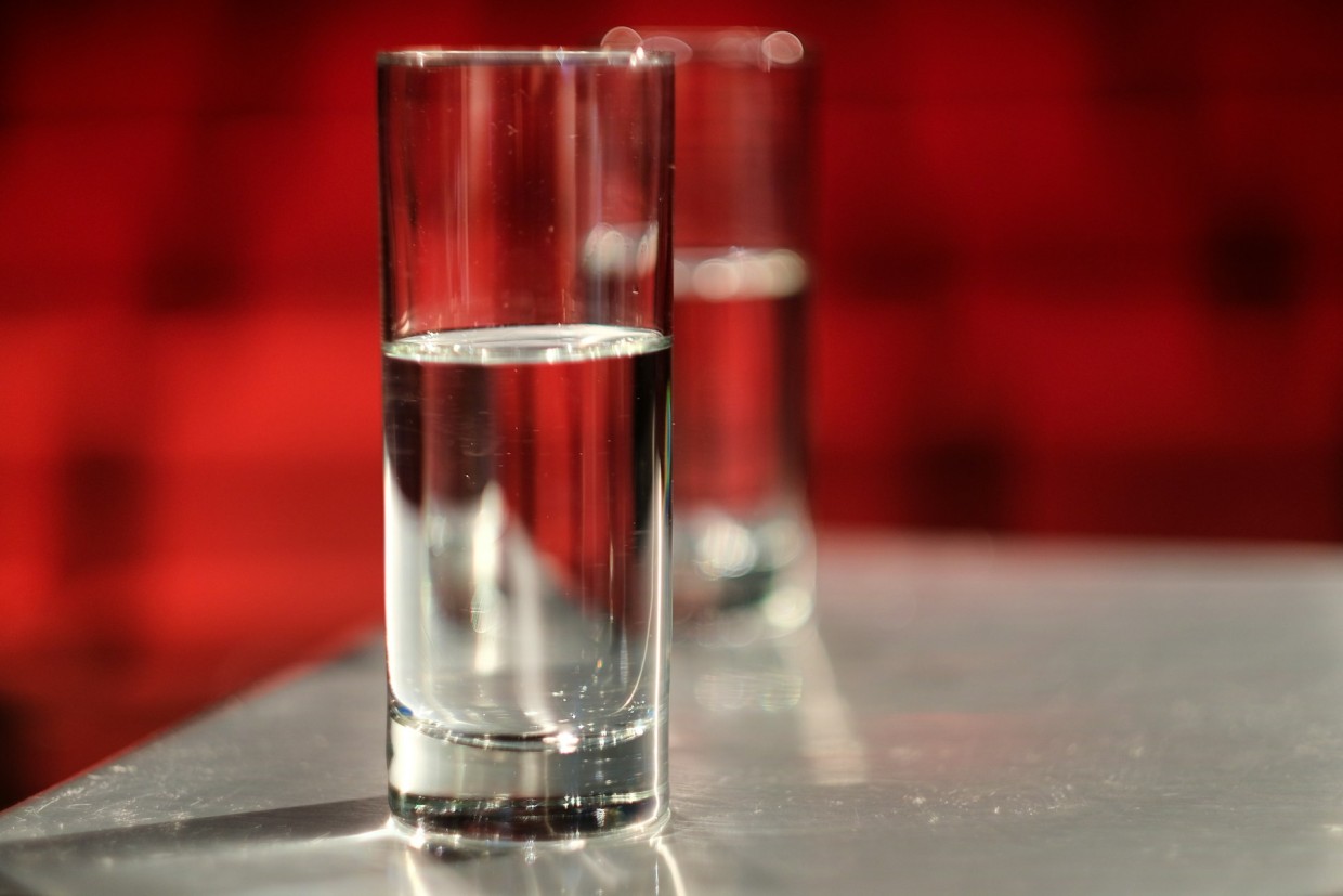 Только рюмка водки на столе: целых 3 причины отказаться от этого напитка, особенно после 50 лет — советы из личного опыта