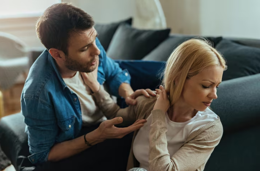 Если он — маменькин сынок: эти признаки кричат о его болезненной зависимости от мамы — потом не жалуйтесь