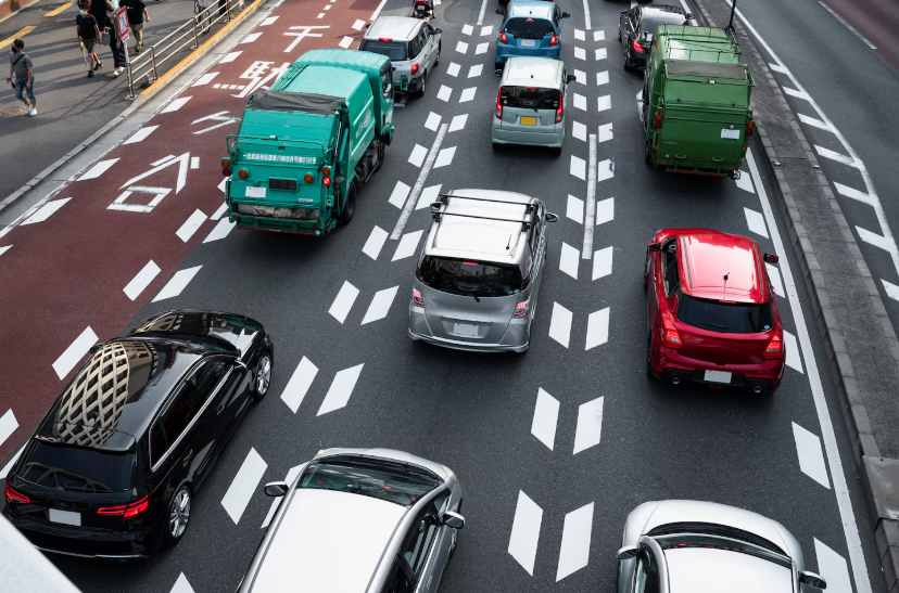 Вежливость на дороге: как правильно перестраиваться в другой ряд и не встрять в пробку — при этом не нарушить ПДД