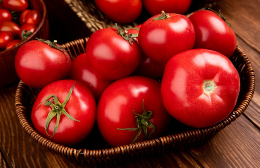 Урожай сразит наповал: 3 хитрости для феноменального роста помидоров — рост плодов не остановить