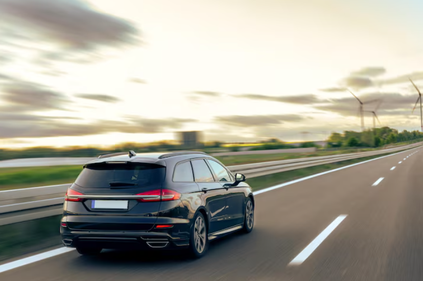 Водители со стажем — и то впадают в ступор: с какой скоростью передвигаться вне населенного пункта