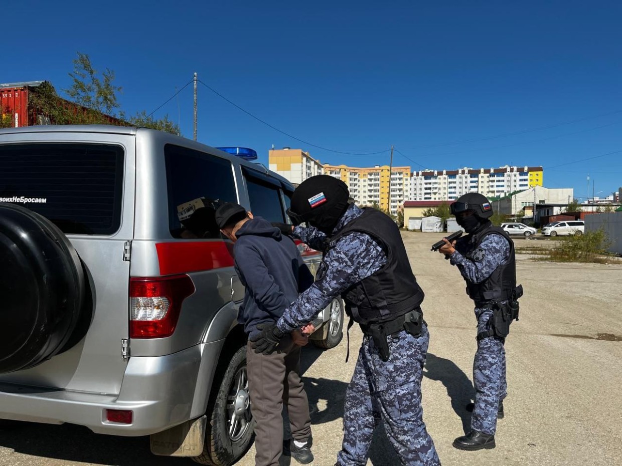 В Якутске росгвардейцы пресекли попытку сбыта похищенного имущества