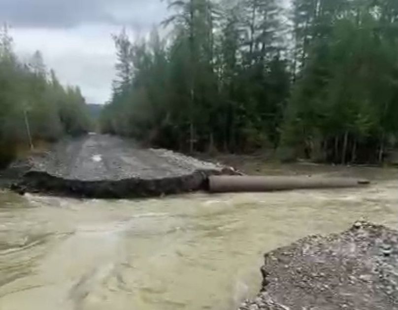 Закрыт участок автодороги «Оймякон» из-за размыва дорожного полотна