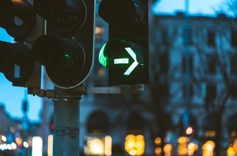 Чтоб от светофора не закипел мозг: следуйте этим правилам — не бойтесь коварных стрелок