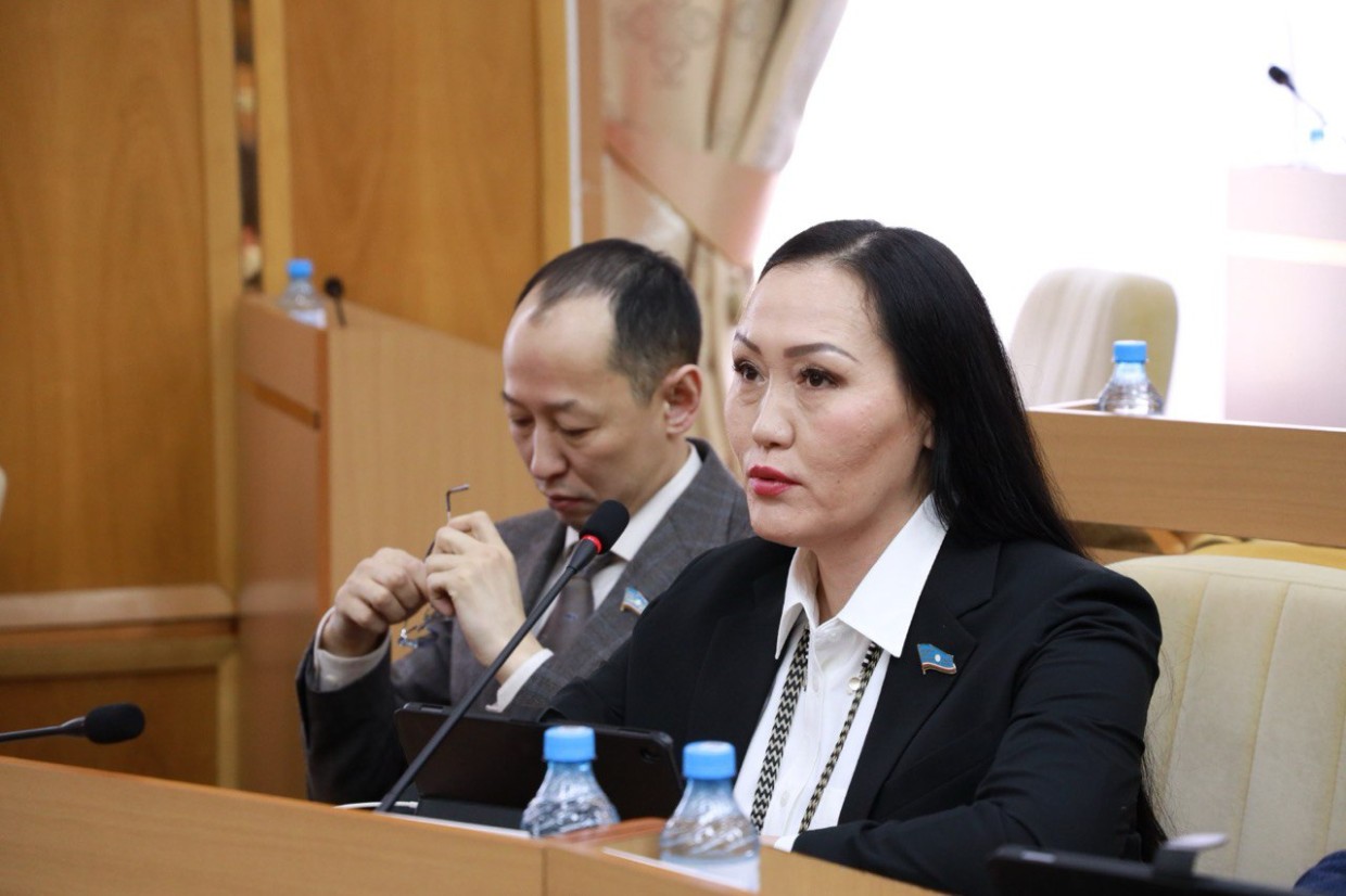 Фракция "Новые люди" повременит с ответом о политической судьбе Александра Иванова